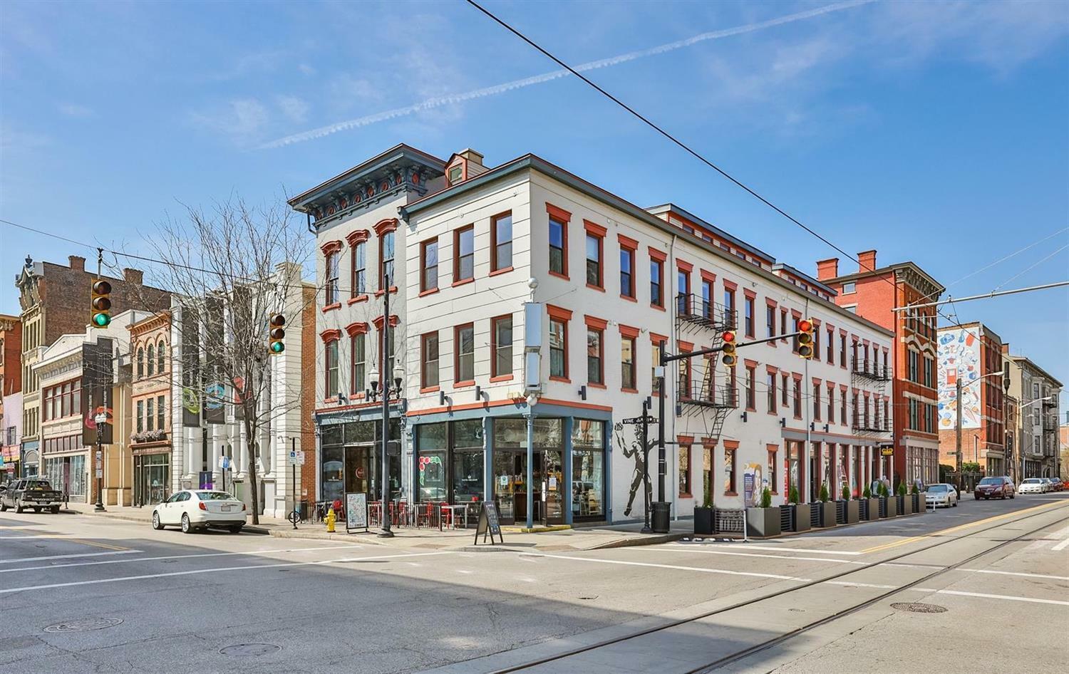 Property Photo: 5 W Twelfth St 8 OH 45202