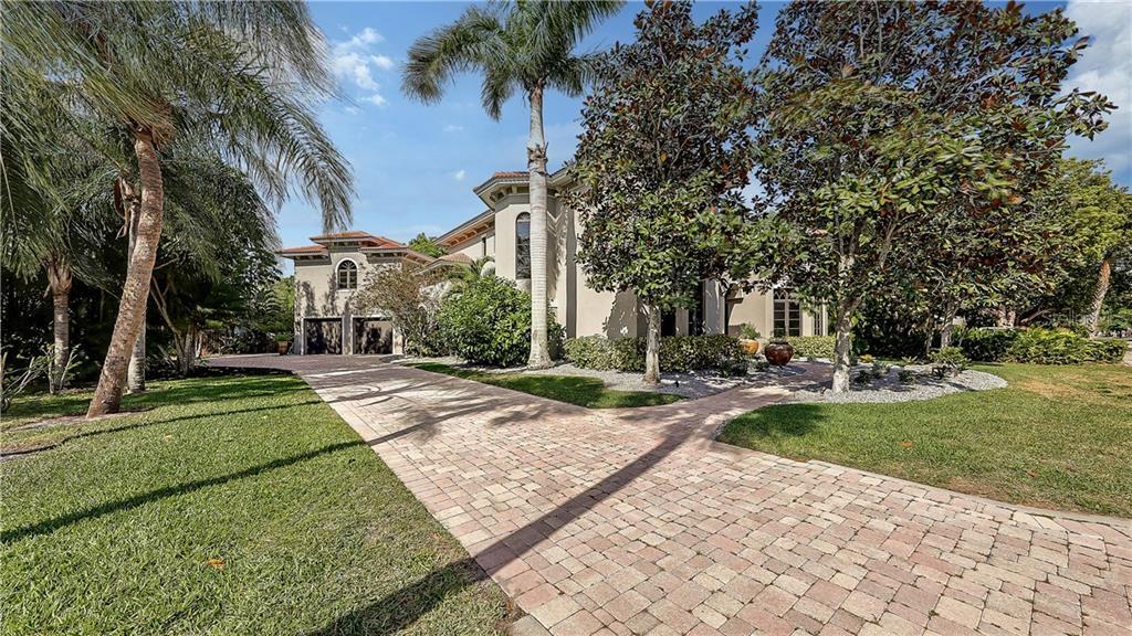 Property Photo: 1727 Bahia Vista Street FL 34239