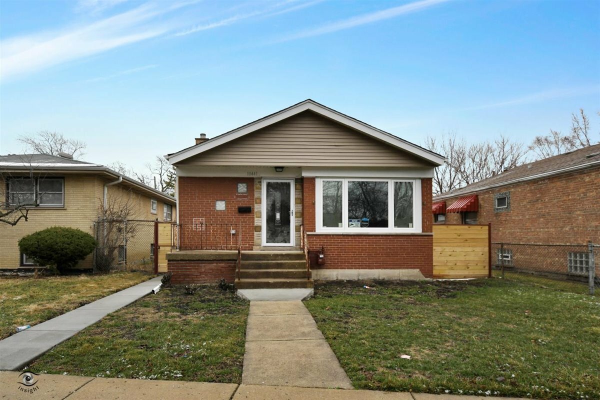 Property Photo:  10441 S Cottage Grove Avenue  IL 60628 