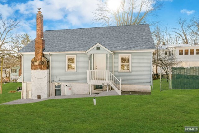 Property Photo: 7 West Shore Lane NJ 07456
