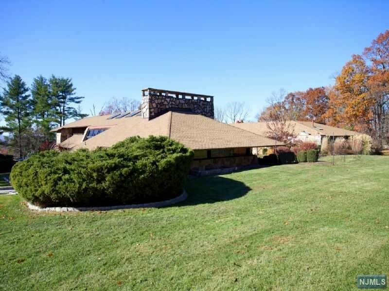 Property Photo:  11 Autumn Terrace  NJ 07620 