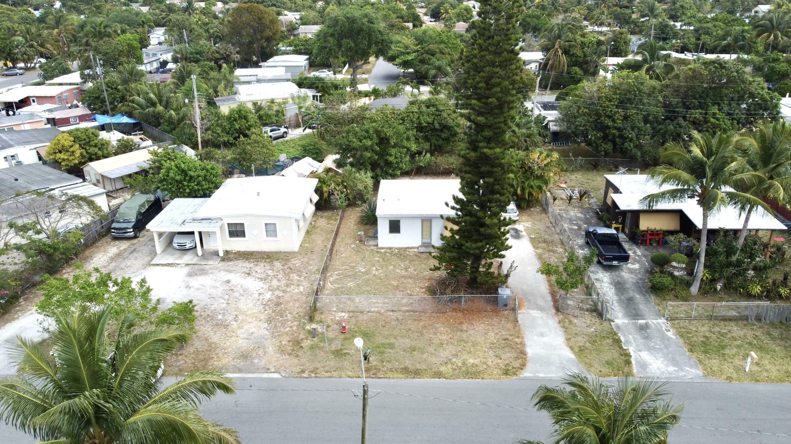 Property Photo:  3990 Plum Tree Drive  FL 33462 