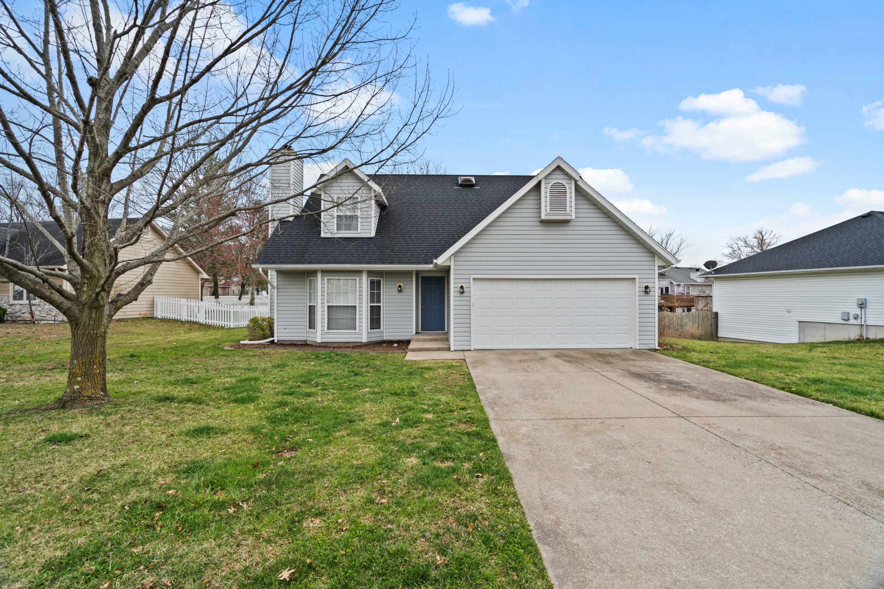 Property Photo:  1416 Kinloch Ct  MO 65203 