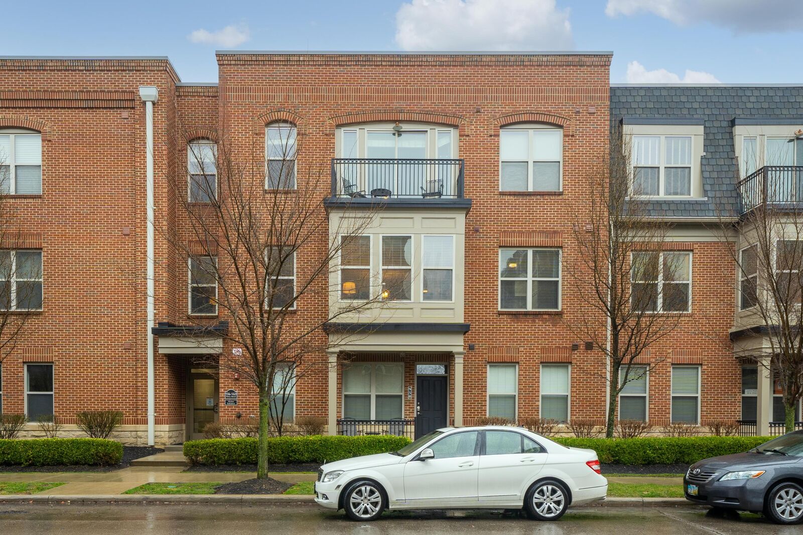 Property Photo:  960 Perry Street  OH 43215 