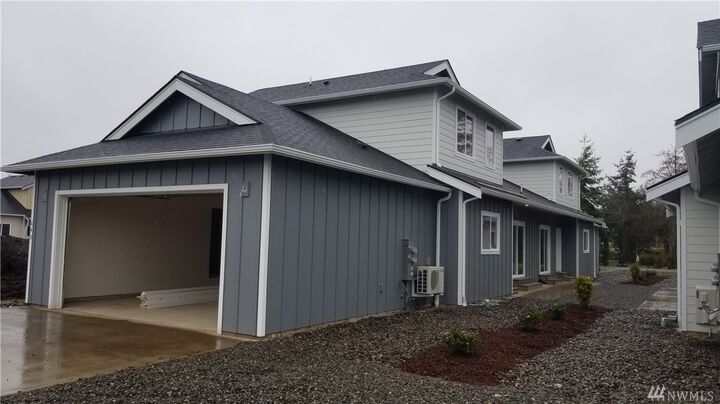 Property Photo: 640 E St WA 98230