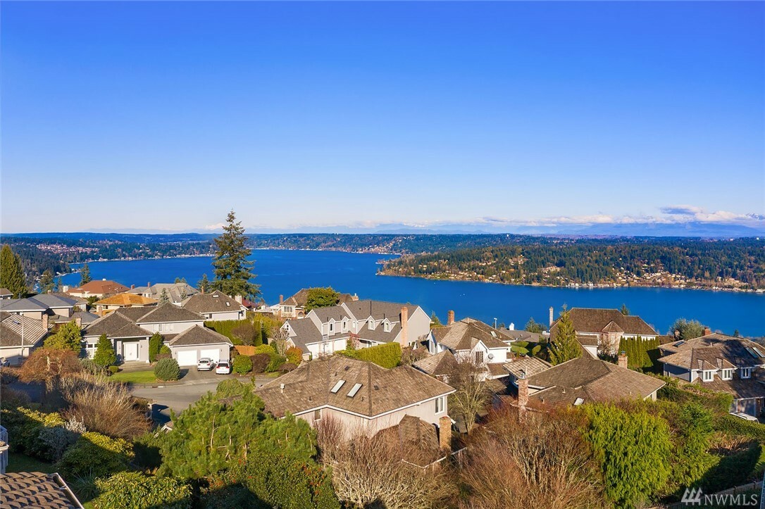 Property Photo: 4616 175th Ave SE WA 98006