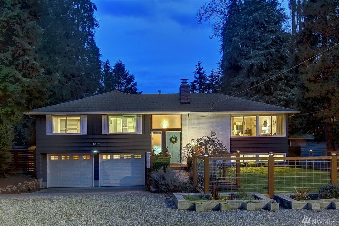 Property Photo:  11012 20th Ave NE  WA 98125 