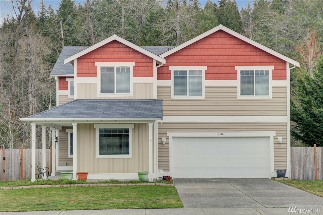 Property Photo:  1310 Daffodil Ave NE  WA 98360 