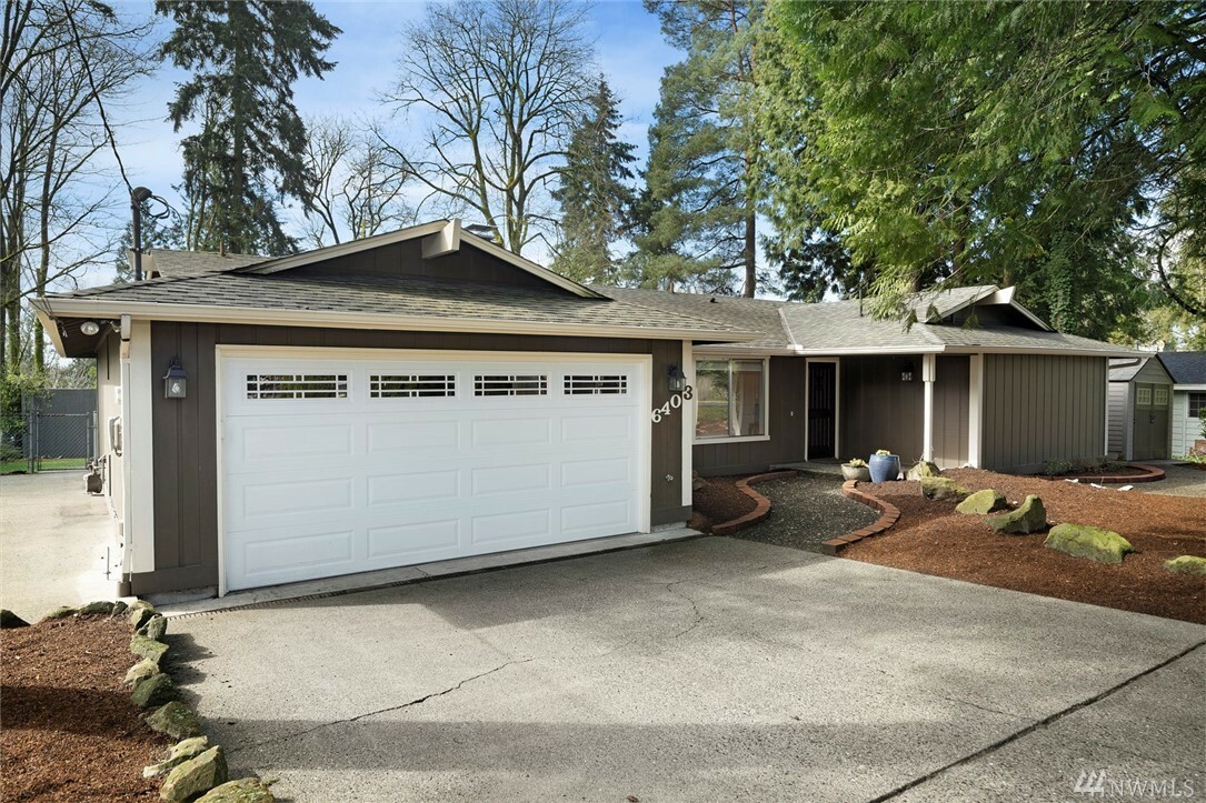 Property Photo:  6403 116th Ave NE  WA 98033 