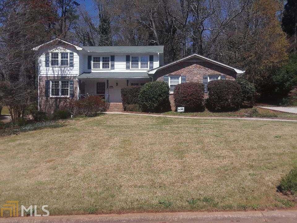 Property Photo: 4256 Autumn Wood Court E GA 30083