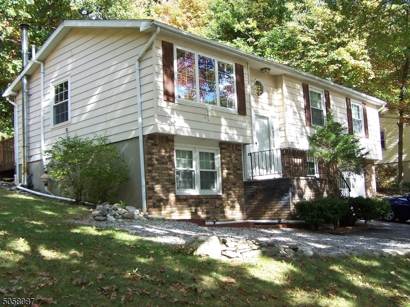 Property Photo:  25 Fairview Ter  NJ 07461 