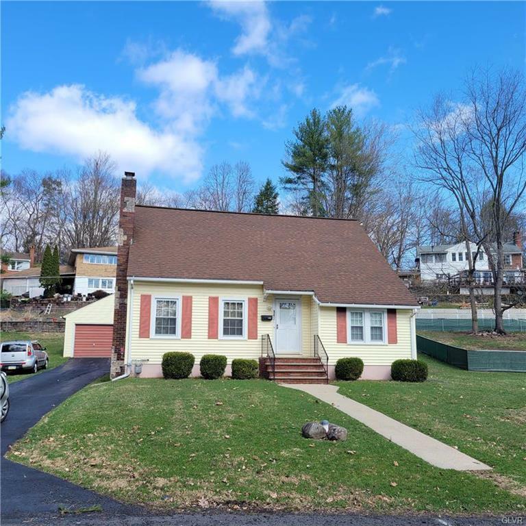 Property Photo:  142 Maple Avenue  PA 18301 