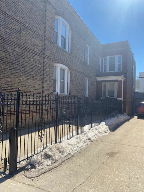 Property Photo:  2917 W Diversey Avenue 1  IL 60647 