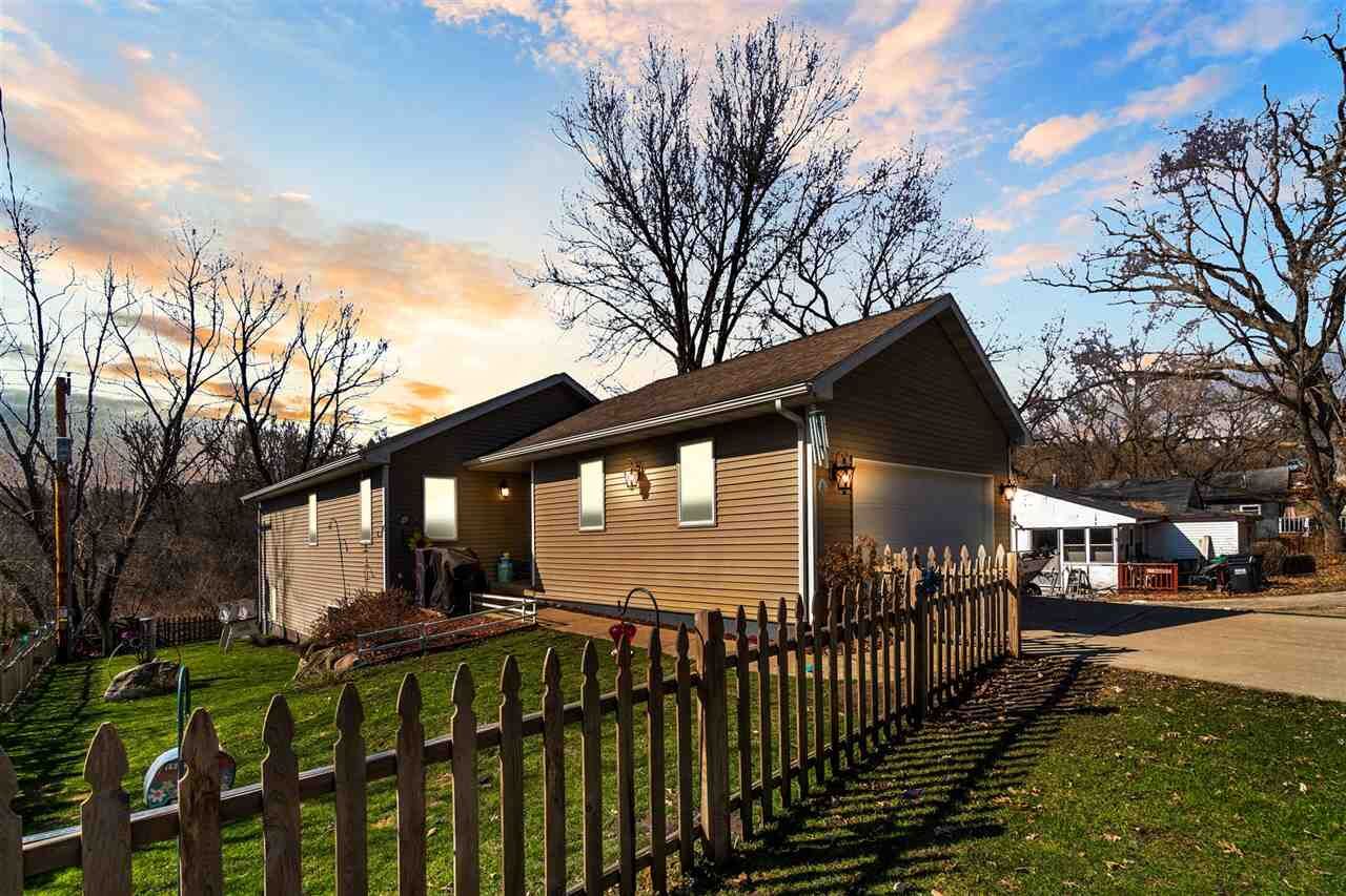 Property Photo:  125 Beach Avenue  WI 53534 
