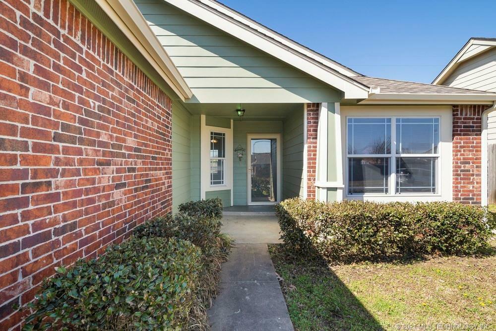 Property Photo:  11208 N 143rd East Avenue  OK 74055 