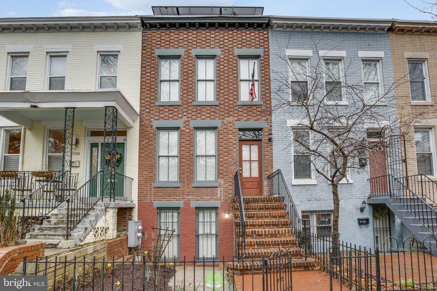 Property Photo:  108 15th Street SE  DC 20003 