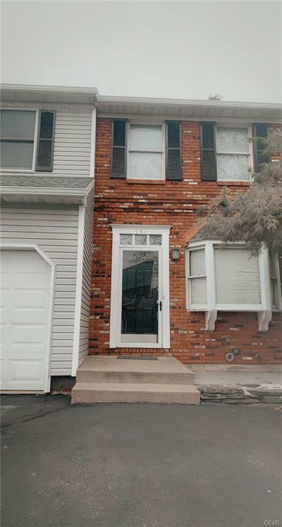 Property Photo:  141 Village Walk Drive  PA 18062 