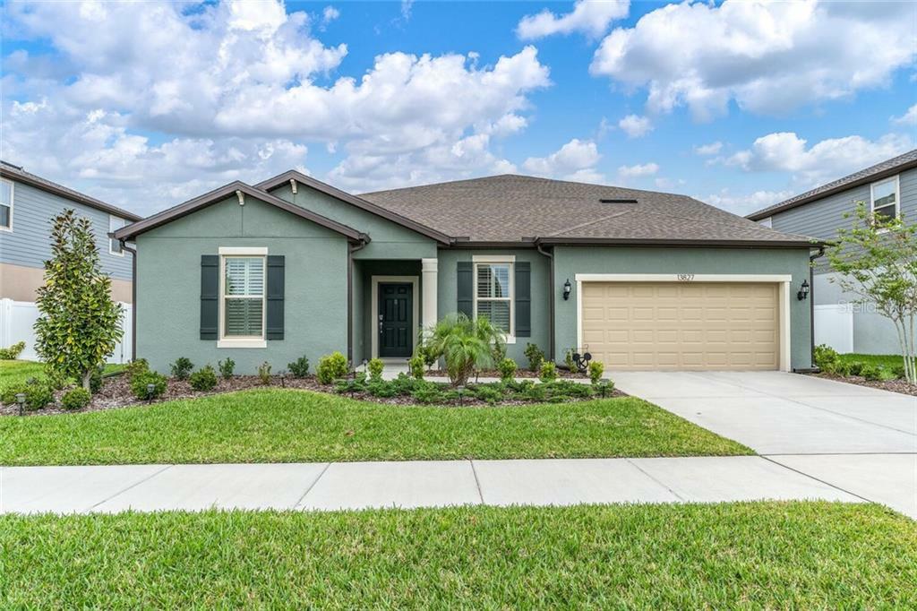 Property Photo: 13827 Carlow Park Drive FL 33579