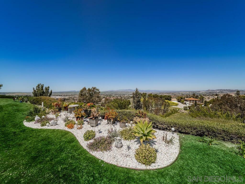 Property Photo:  4479 Kittiwake Way  CA 92057 