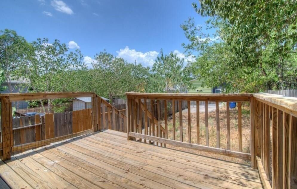 Property Photo:  2006 Rosewood Avenue B  TX 78702 
