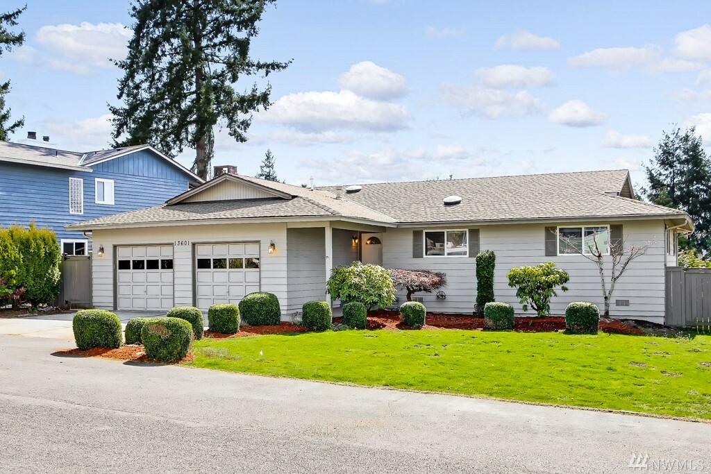 Property Photo:  13601 SE 141st St  WA 98059 