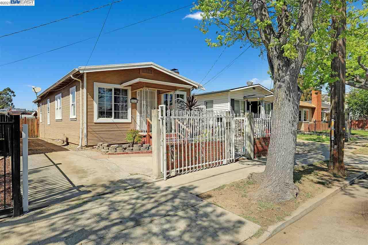 Property Photo:  2049 81st  CA 94621 