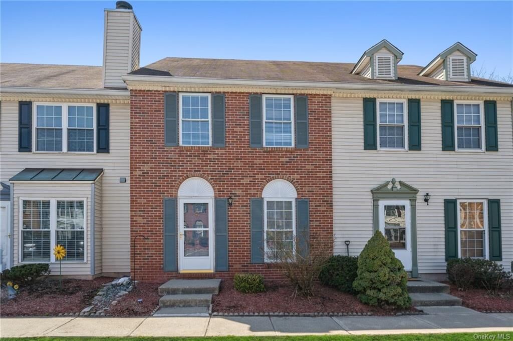 Property Photo:  9 Goldsmith Court  NY 10992 