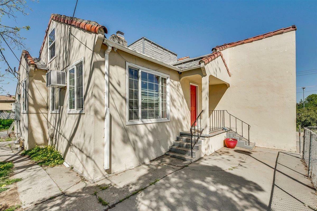 Property Photo:  2907 Plover Street  CA 95815 