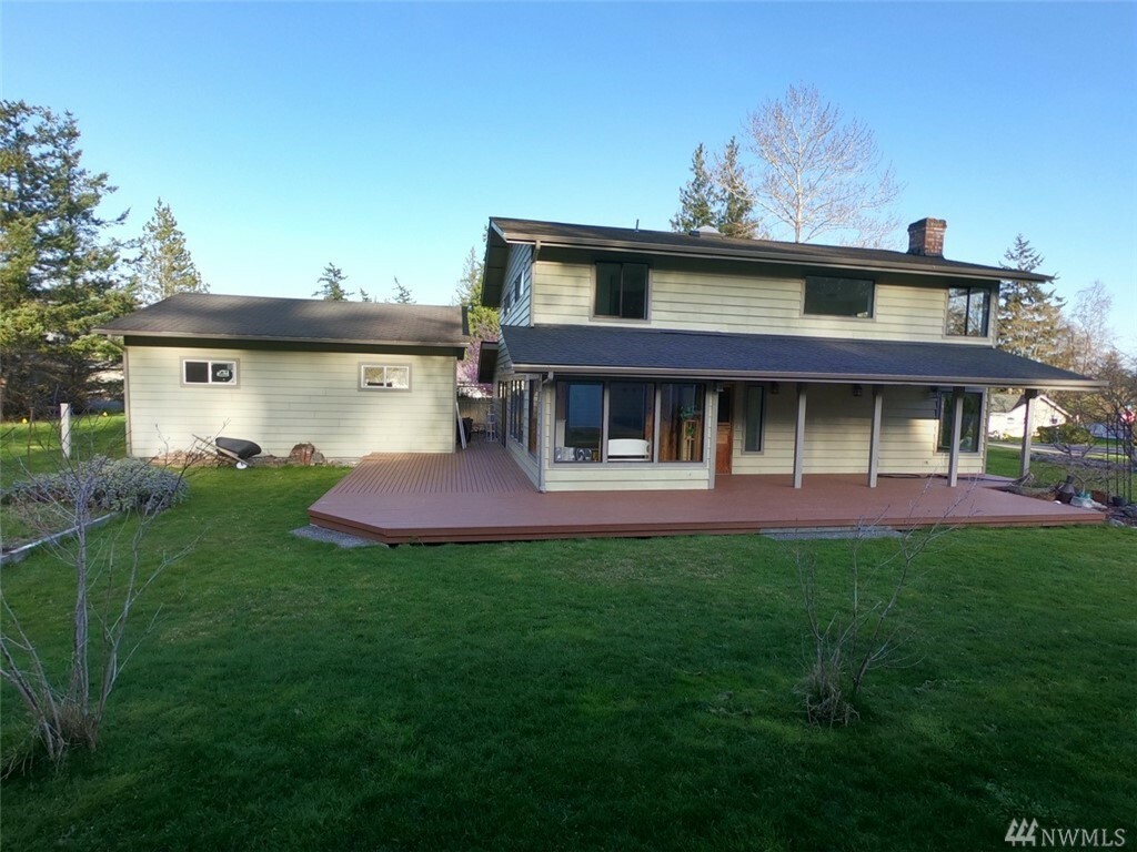 Property Photo:  2718 B Ave  WA 98221 