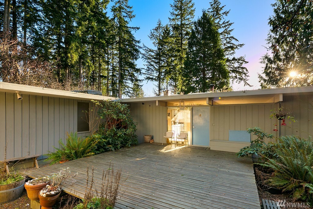 Property Photo:  14811 SE 55th St  WA 98006 