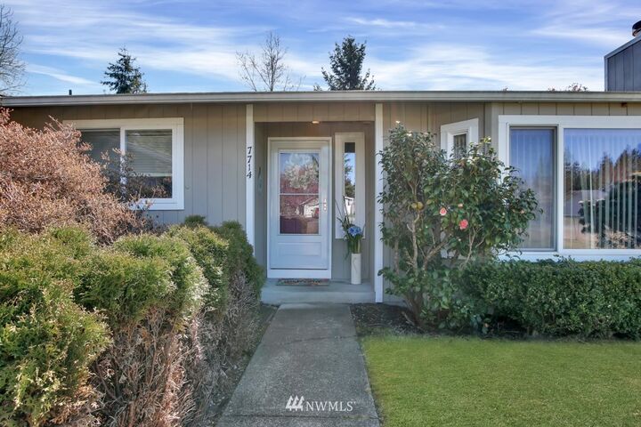 Property Photo:  7714  211 Street E  WA 98387 