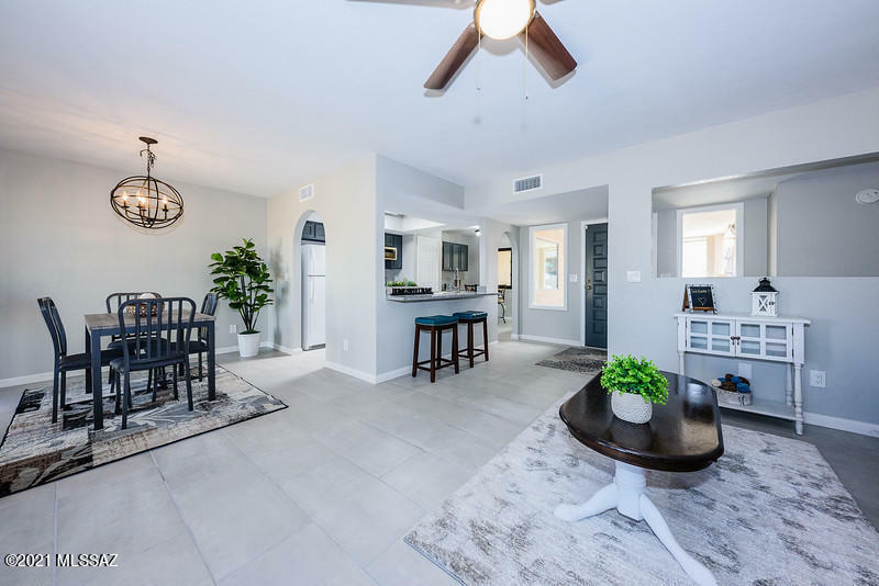 Property Photo: 8639 N Avenida Amatista AZ 85704