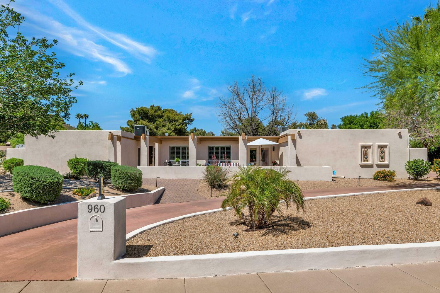 Property Photo:  960 W Moon Valley Drive  AZ 85023 