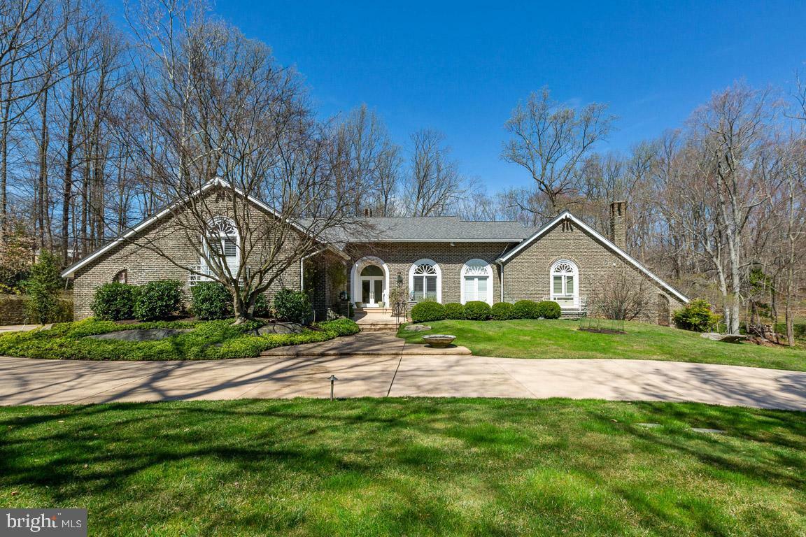 Property Photo: 10004 Bentcross Drive MD 20854