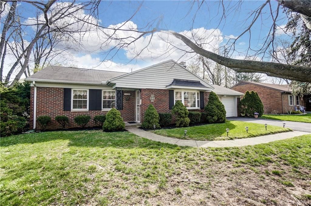 Property Photo: 3906 Strathmoor Drive OH 45429