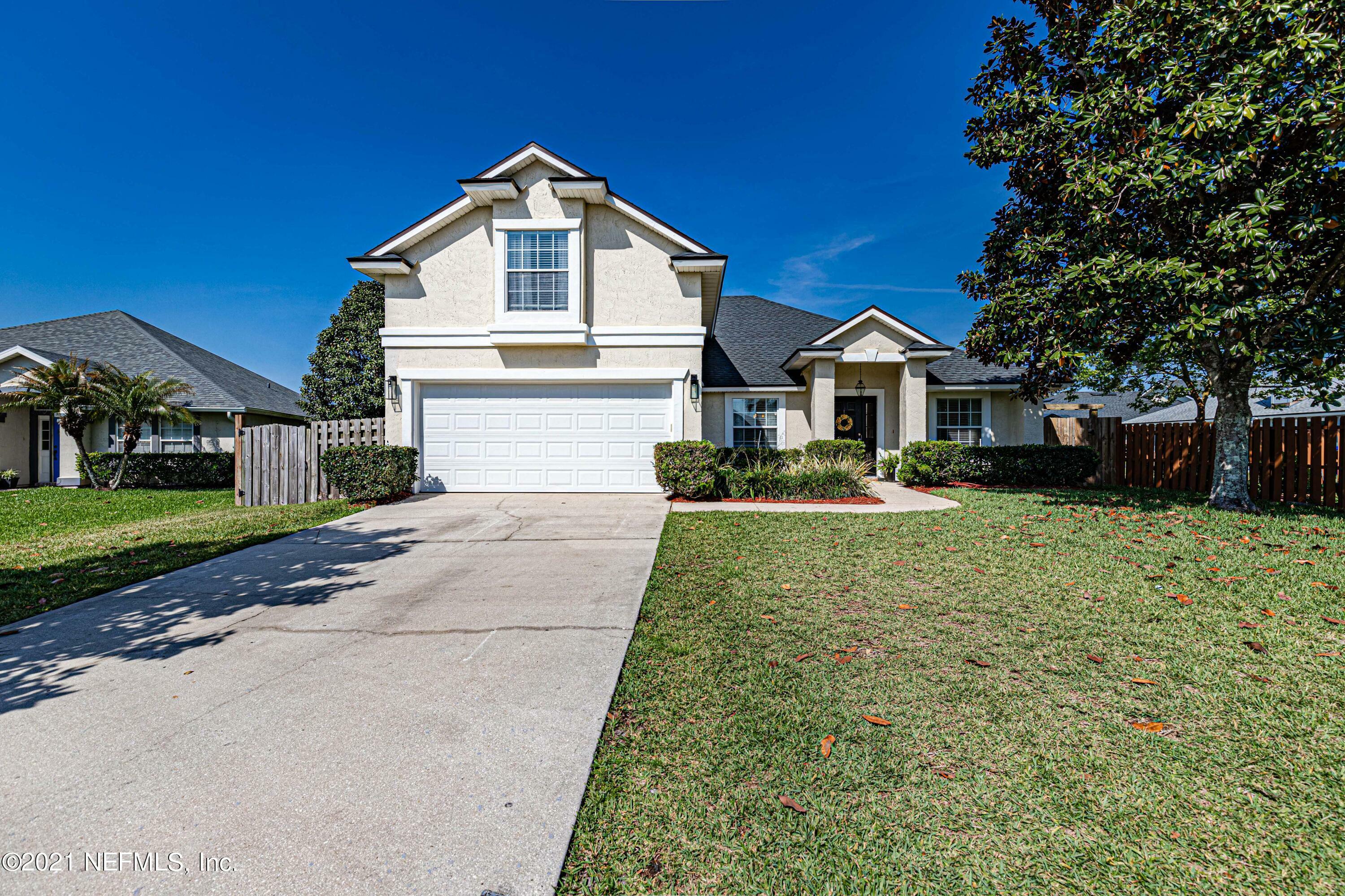 Property Photo:  605 Knighthood Court  FL 32092 