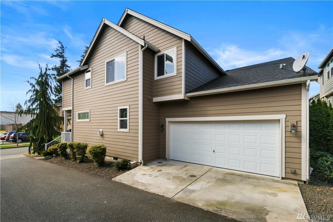 Property Photo:  15034 5th Lane S  WA 98148 