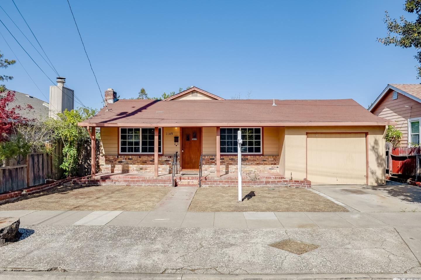 Property Photo:  1149 Saint Francis Street  CA 94061 