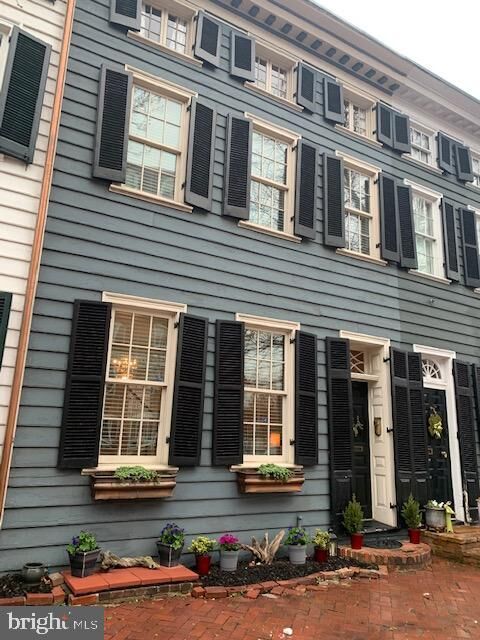 Property Photo: 305 N Washington Street VA 22314