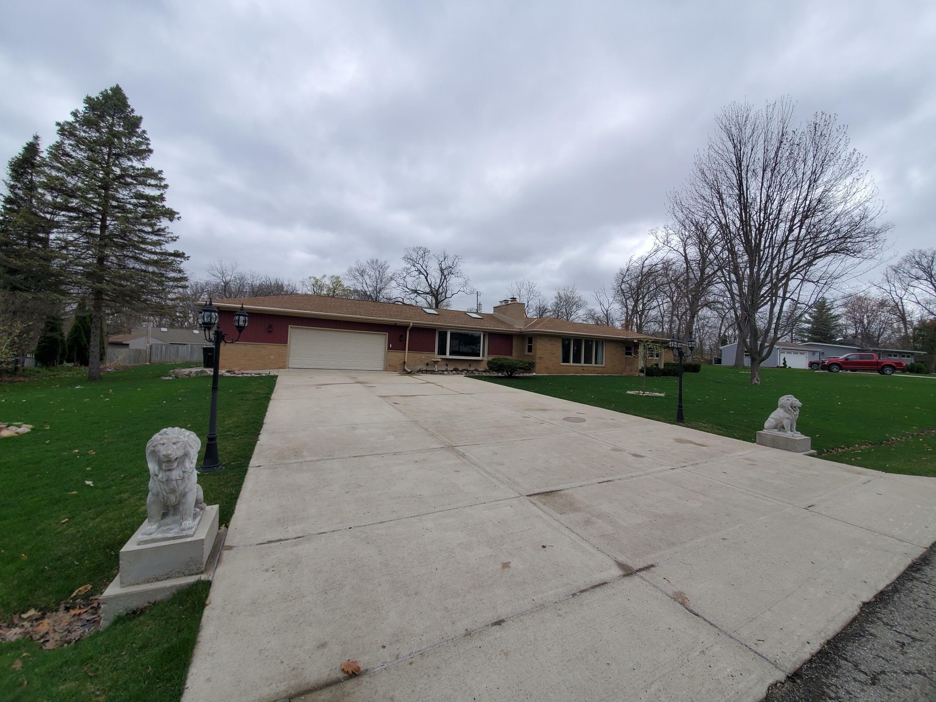 Property Photo: 12022 W Oakwood Dr WI 53132