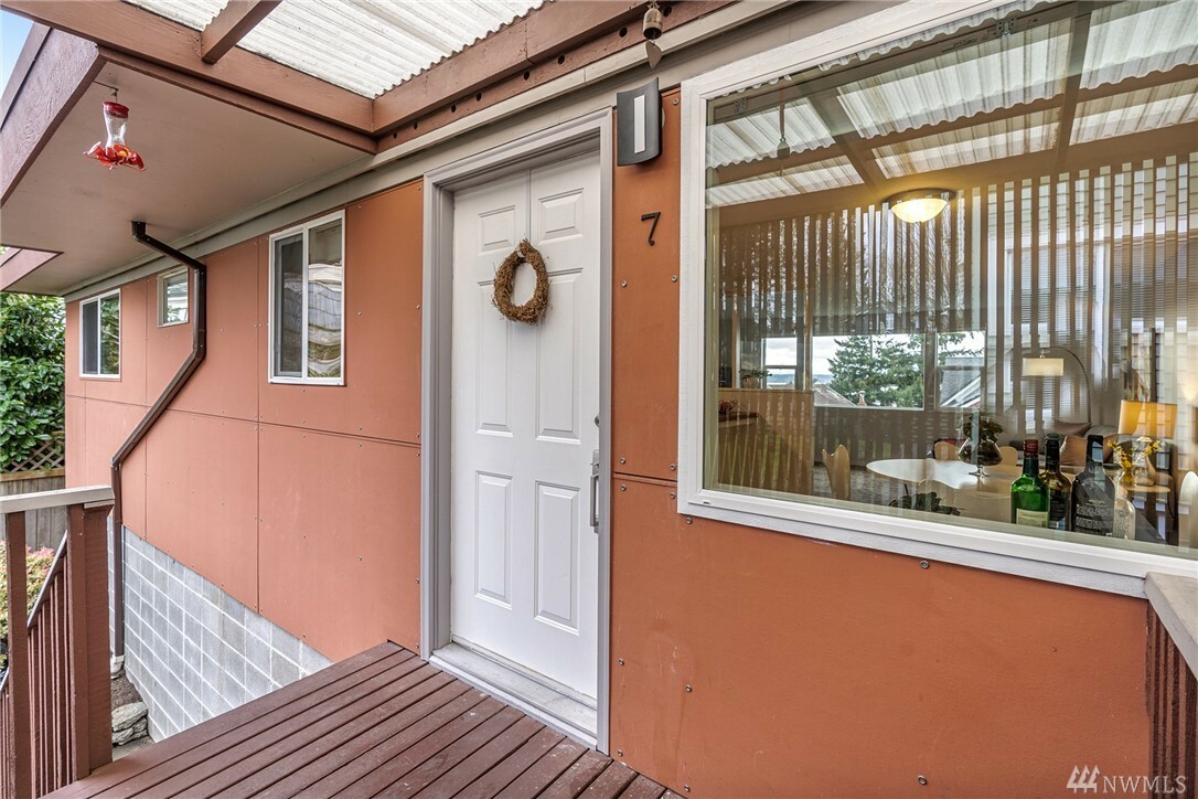 Property Photo:  2112 Rucker Ave 7  WA 98201 