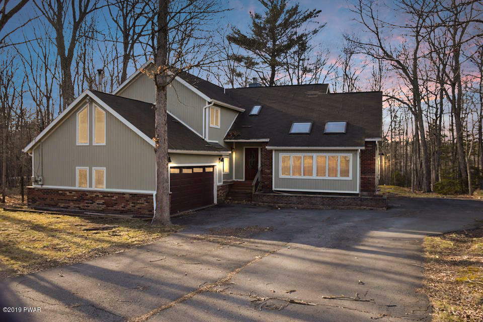 Property Photo:  104 Black Forest Drive  PA 18337 