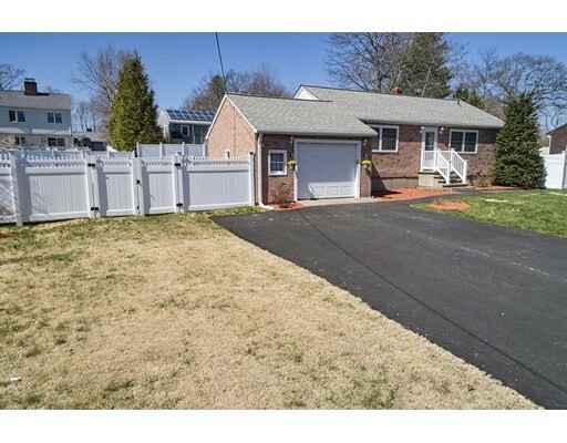Property Photo: 20 Carson Rd MA 01801