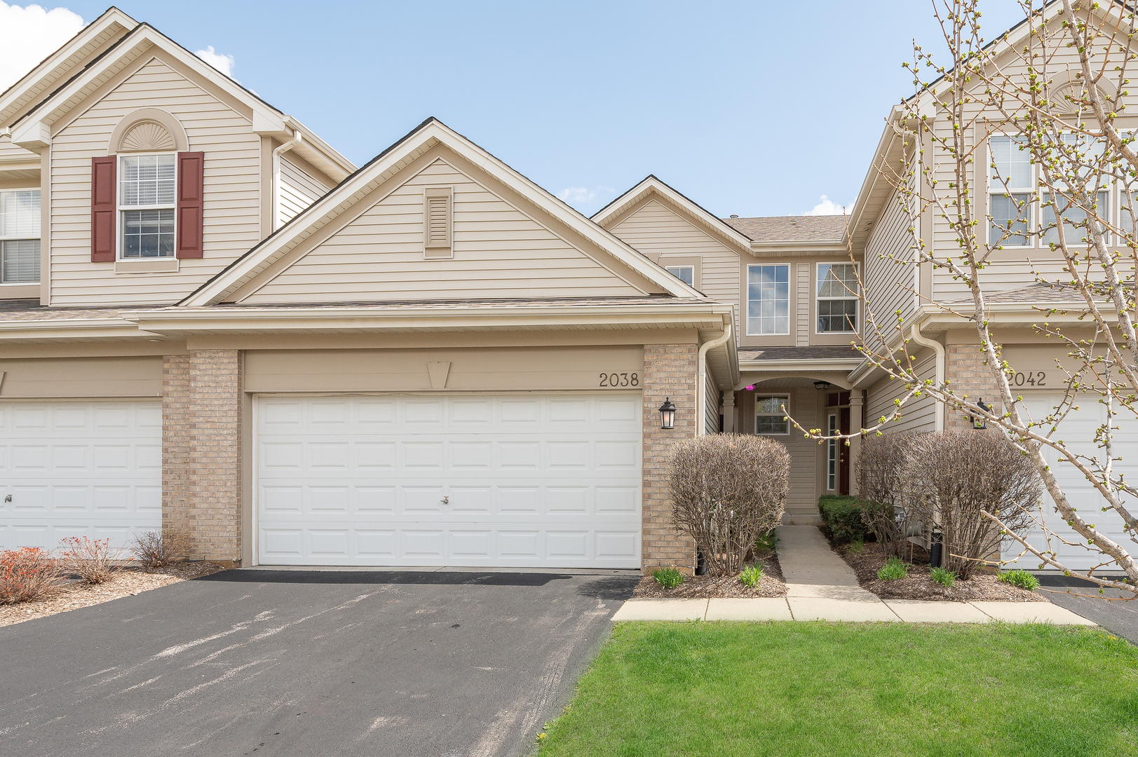 Property Photo:  2038 Muirfield Drive 2038  IL 60560 