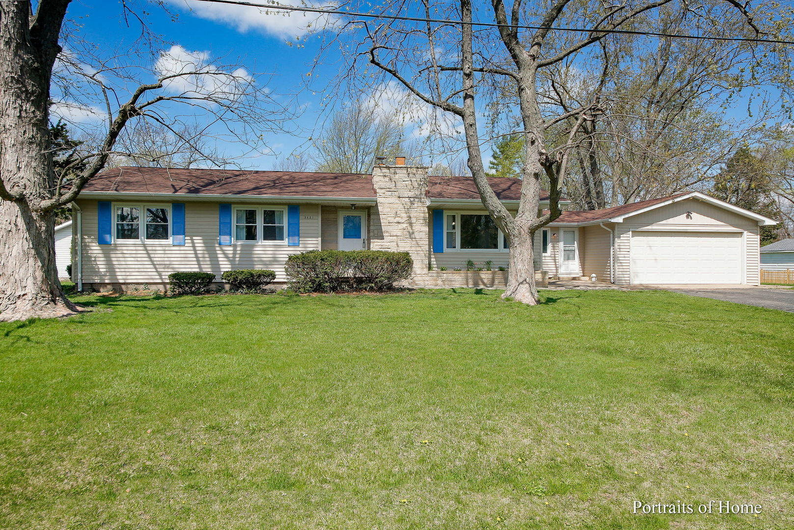 Property Photo:  2621 Glasgow Street  IL 60435 