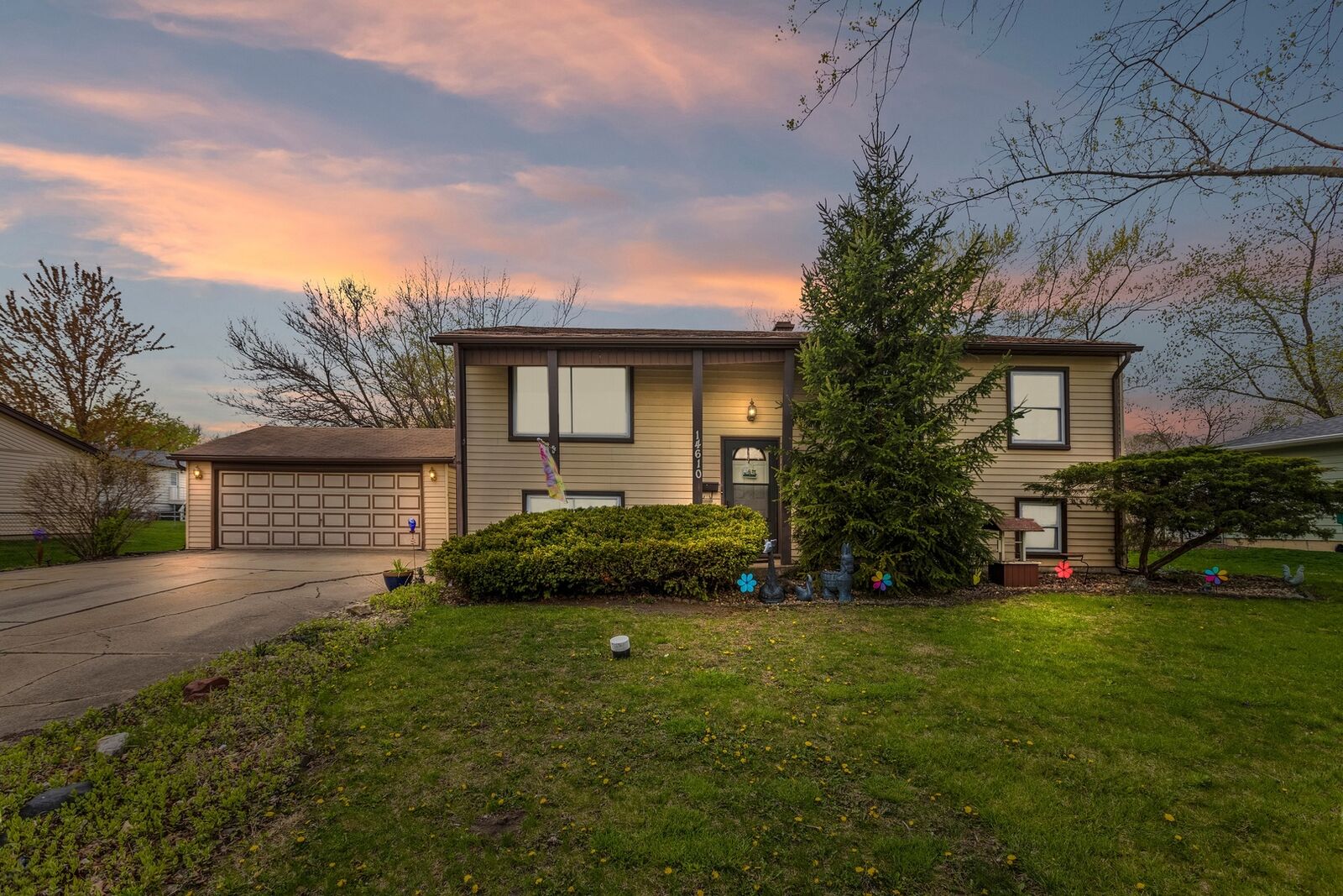 Property Photo: 14610 Birch Street IL 60462