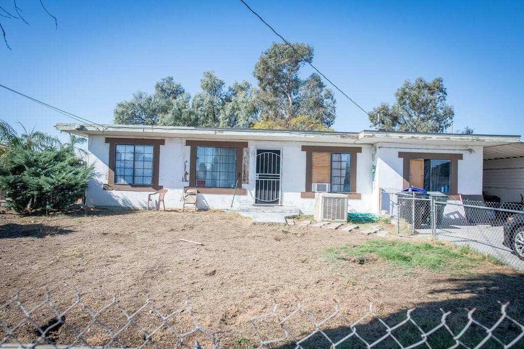 Property Photo:  9446 Acacia Avenue  CA 92335 