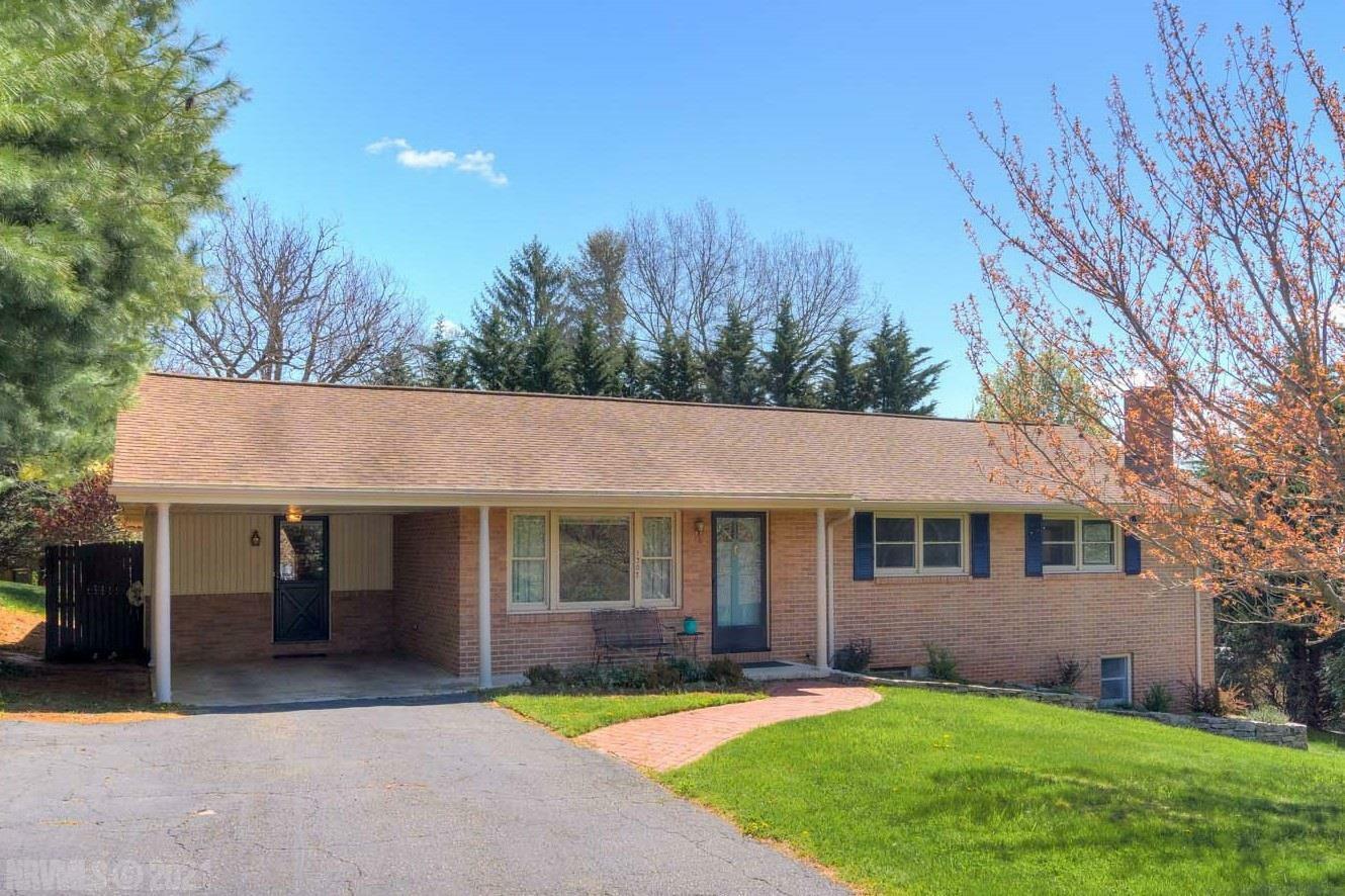 Property Photo:  1307 Crestview Drive  VA 24060 