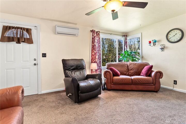 Property Photo:  476 Bronson Wy NE  WA 98056 