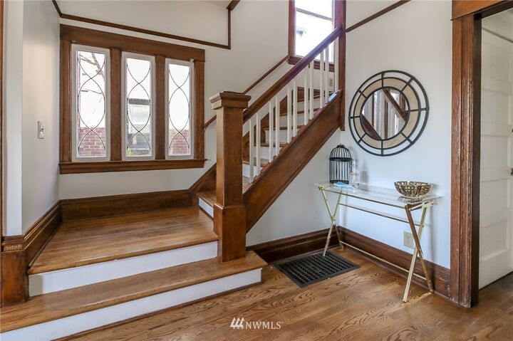 Property Photo:  812  31st Avenue  WA 98122 